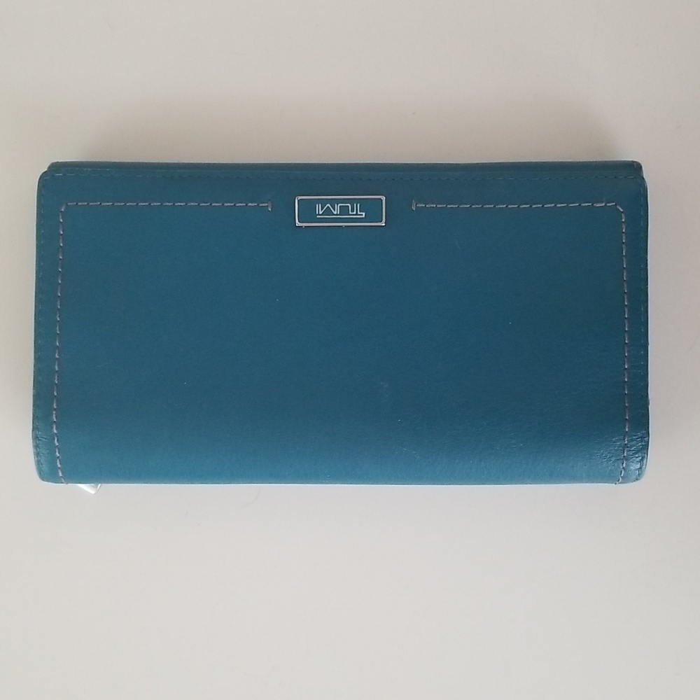 Tumi Voyageur Turquoise Continental Flap Leather Wallet with Snap Closure